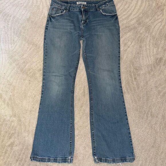Maurice’s Vintage Light Wash Superflow Flare Jeans Medium - Picture 1 of 5